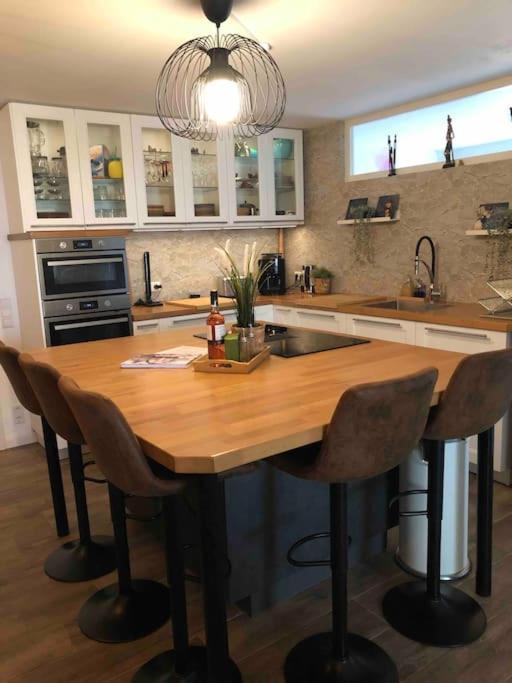 Stylisches Maybach Appartement Mit Terrasse Fuer 5 Personen, 5 Betten, Grosse Kochinsel, Homeoffice Mit 250Mbit Wlan Aidlingen Eksteriør bilde