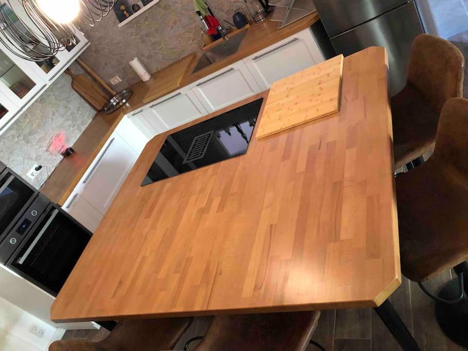 Stylisches Maybach Appartement Mit Terrasse Fuer 5 Personen, 5 Betten, Grosse Kochinsel, Homeoffice Mit 250Mbit Wlan Aidlingen Eksteriør bilde