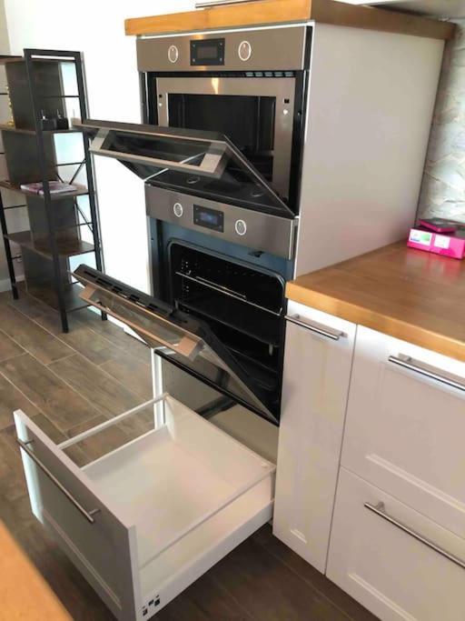 Stylisches Maybach Appartement Mit Terrasse Fuer 5 Personen, 5 Betten, Grosse Kochinsel, Homeoffice Mit 250Mbit Wlan Aidlingen Eksteriør bilde