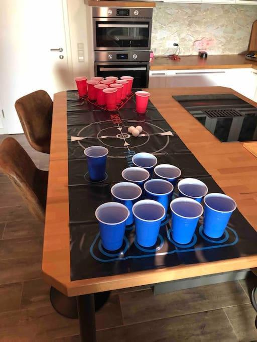 Stylisches Maybach Appartement Mit Terrasse Fuer 5 Personen, 5 Betten, Grosse Kochinsel, Homeoffice Mit 250Mbit Wlan Aidlingen Eksteriør bilde