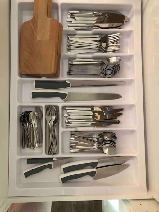 Stylisches Maybach Appartement Mit Terrasse Fuer 5 Personen, 5 Betten, Grosse Kochinsel, Homeoffice Mit 250Mbit Wlan Aidlingen Eksteriør bilde