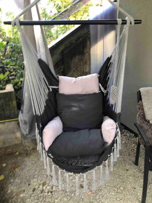 Stylisches Maybach Appartement Mit Terrasse Fuer 5 Personen, 5 Betten, Grosse Kochinsel, Homeoffice Mit 250Mbit Wlan Aidlingen Eksteriør bilde