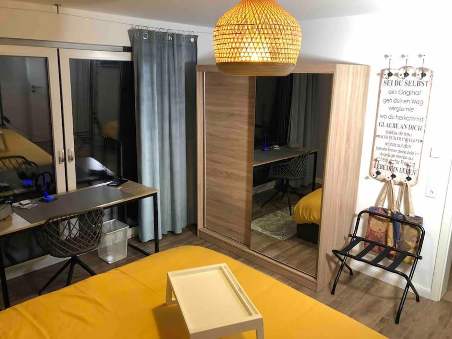 Stylisches Maybach Appartement Mit Terrasse Fuer 5 Personen, 5 Betten, Grosse Kochinsel, Homeoffice Mit 250Mbit Wlan Aidlingen Eksteriør bilde