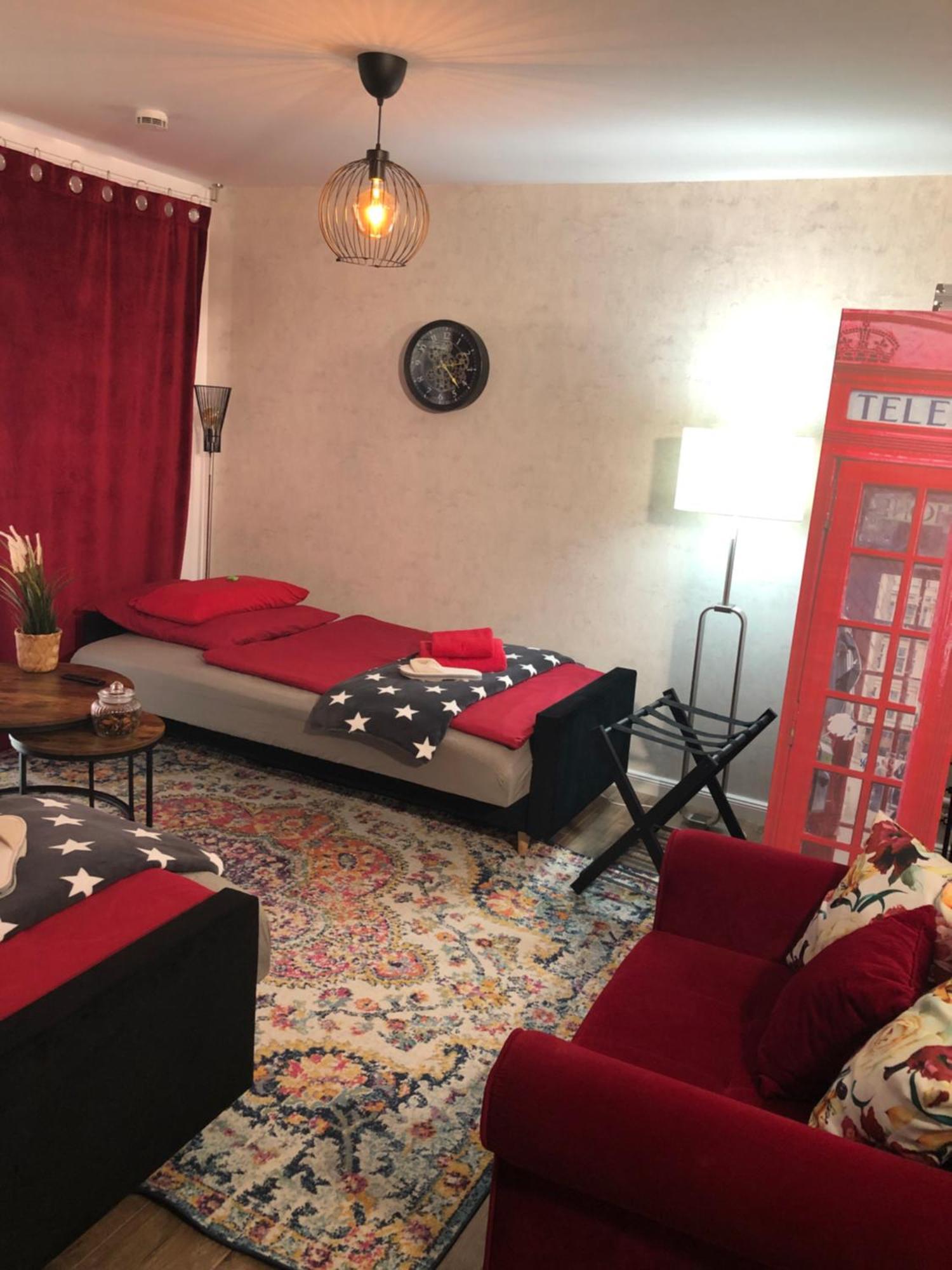 Stylisches Maybach Appartement Mit Terrasse Fuer 5 Personen, 5 Betten, Grosse Kochinsel, Homeoffice Mit 250Mbit Wlan Aidlingen Eksteriør bilde